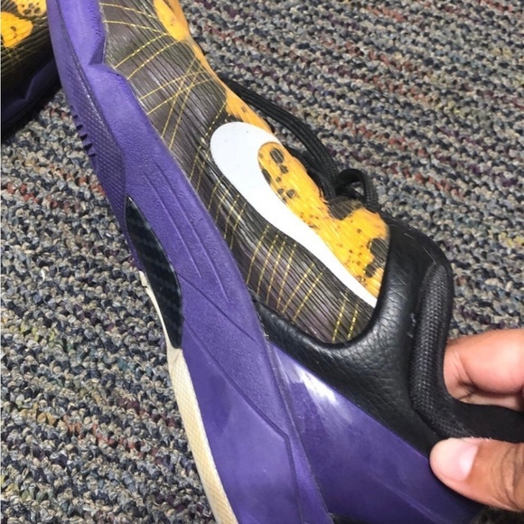 Kobe Shoes - Picture 7 of 7